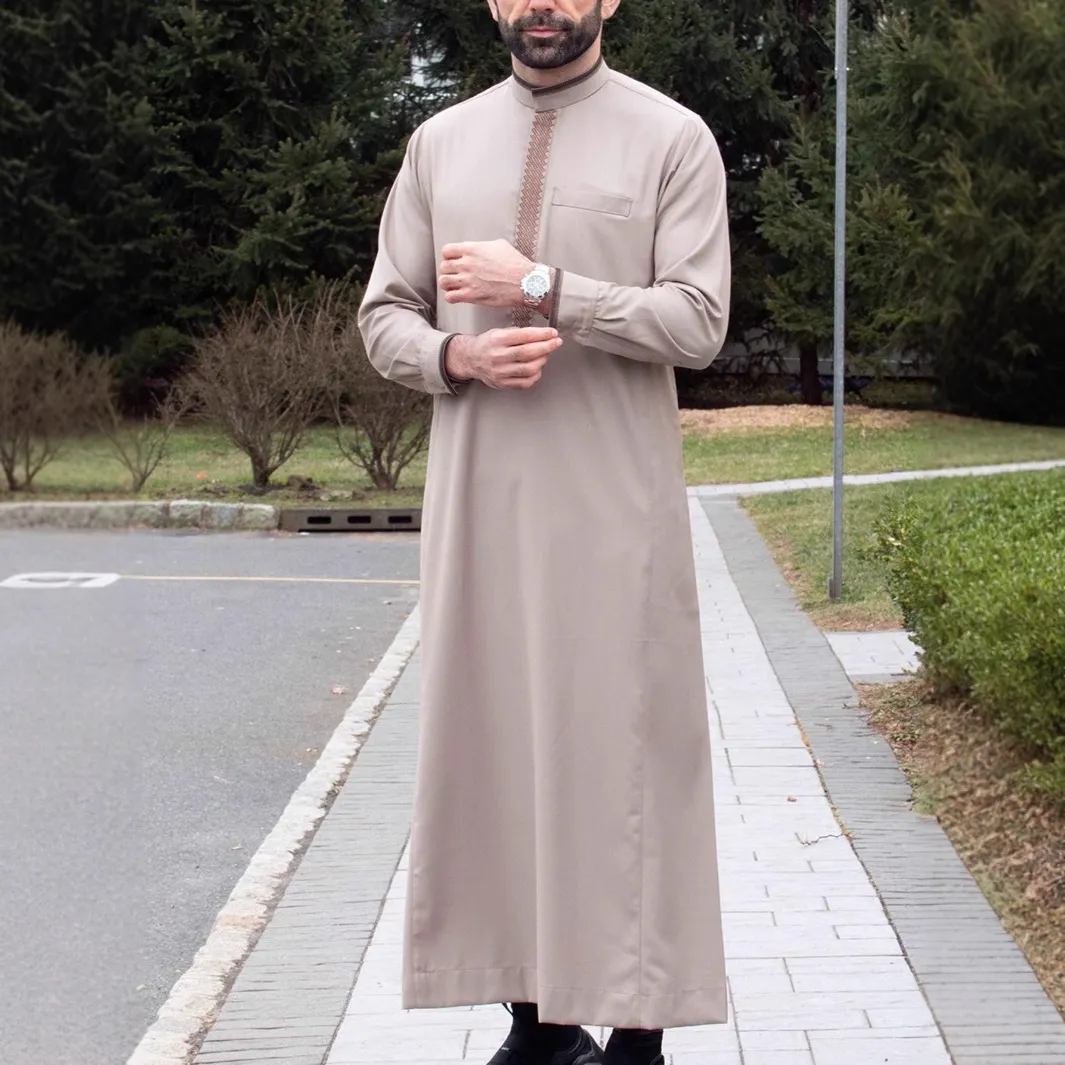 Kaftan Thobe brodé pour homme, col cranté, manches chauve-souris, robe longue décontractée, tenue de mode islamique